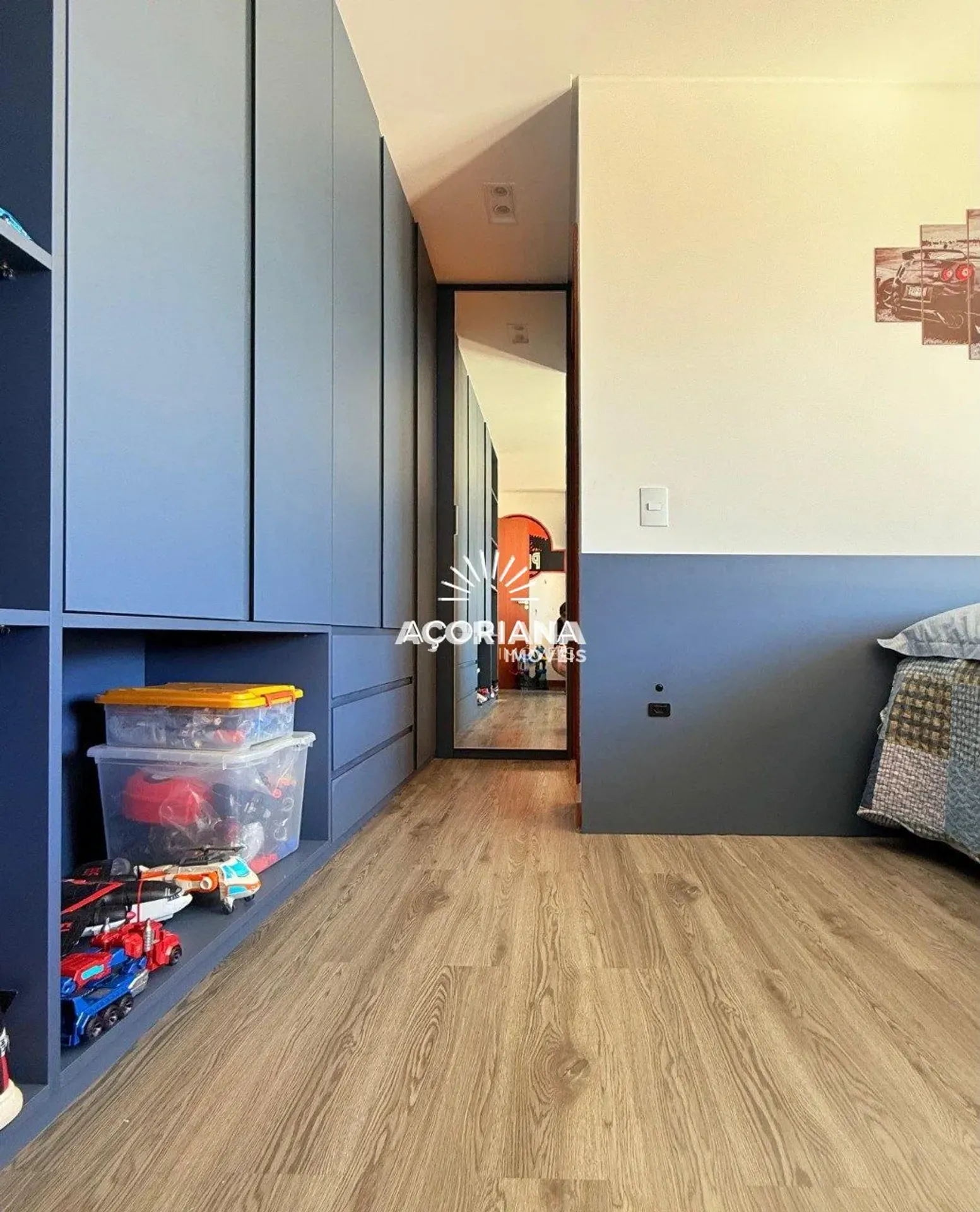 House with open-plan kitchen and 5 bedrooms over 558 m² — photo 50