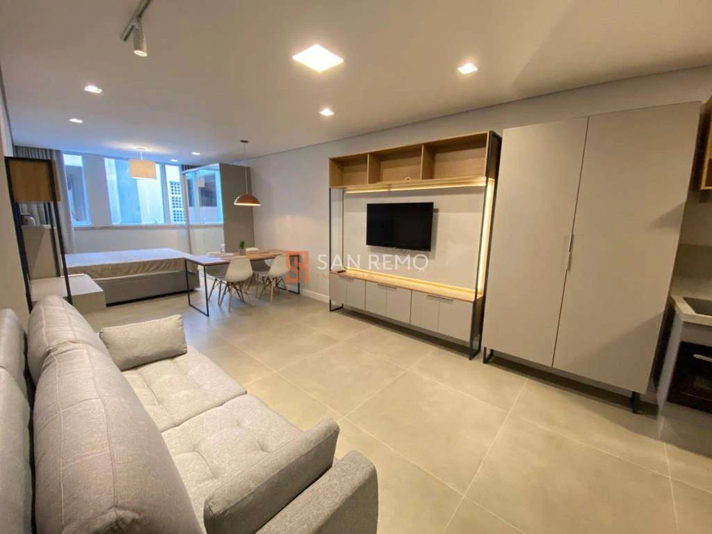 1-bedroom apartment with an open-plan kitchen — photo 4