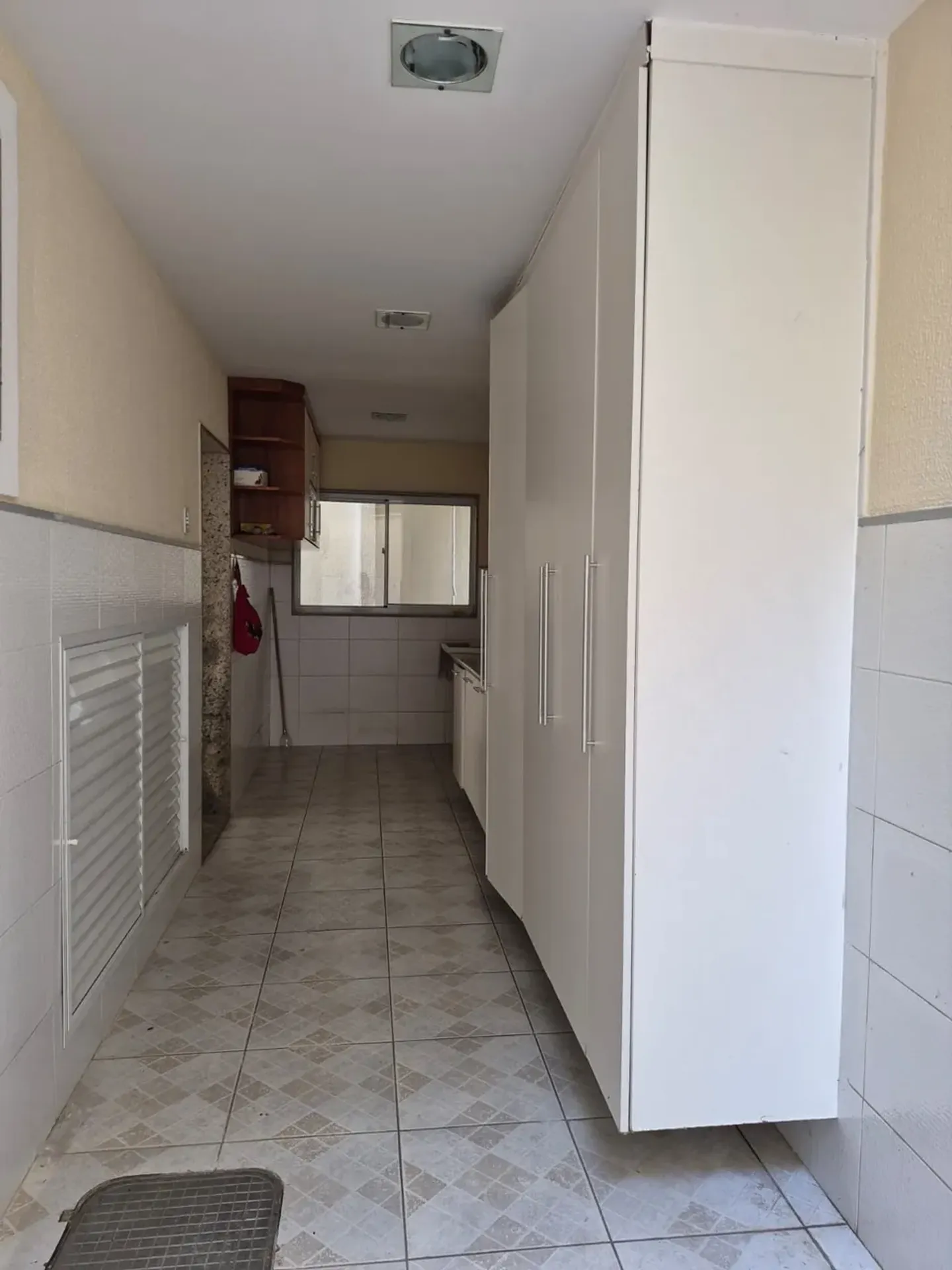 Unfurnished house with 4 bedrooms and 4 bathrooms and pool — photo 26