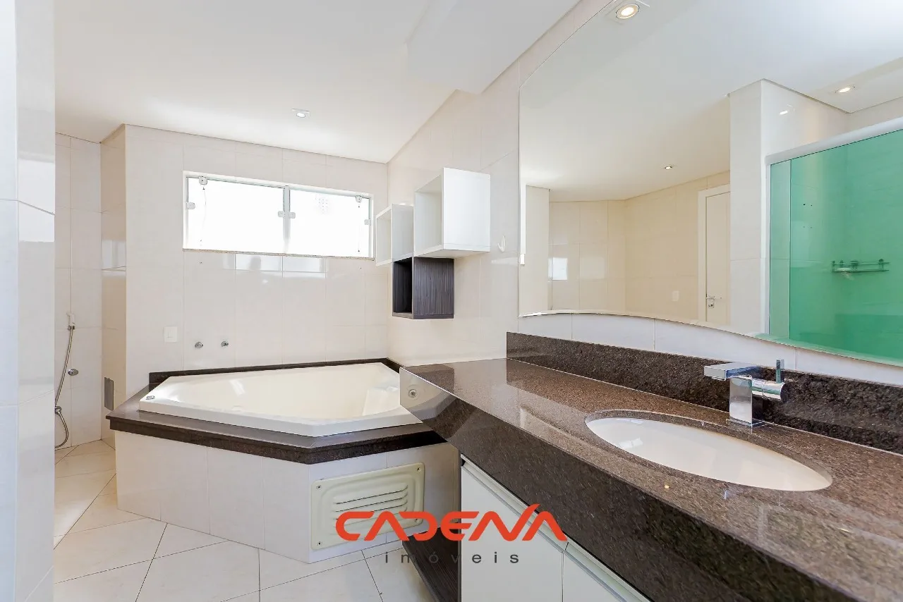 Будинок 390 м² з 4 спальнями-сюїтами та 4 місцями — photo 18