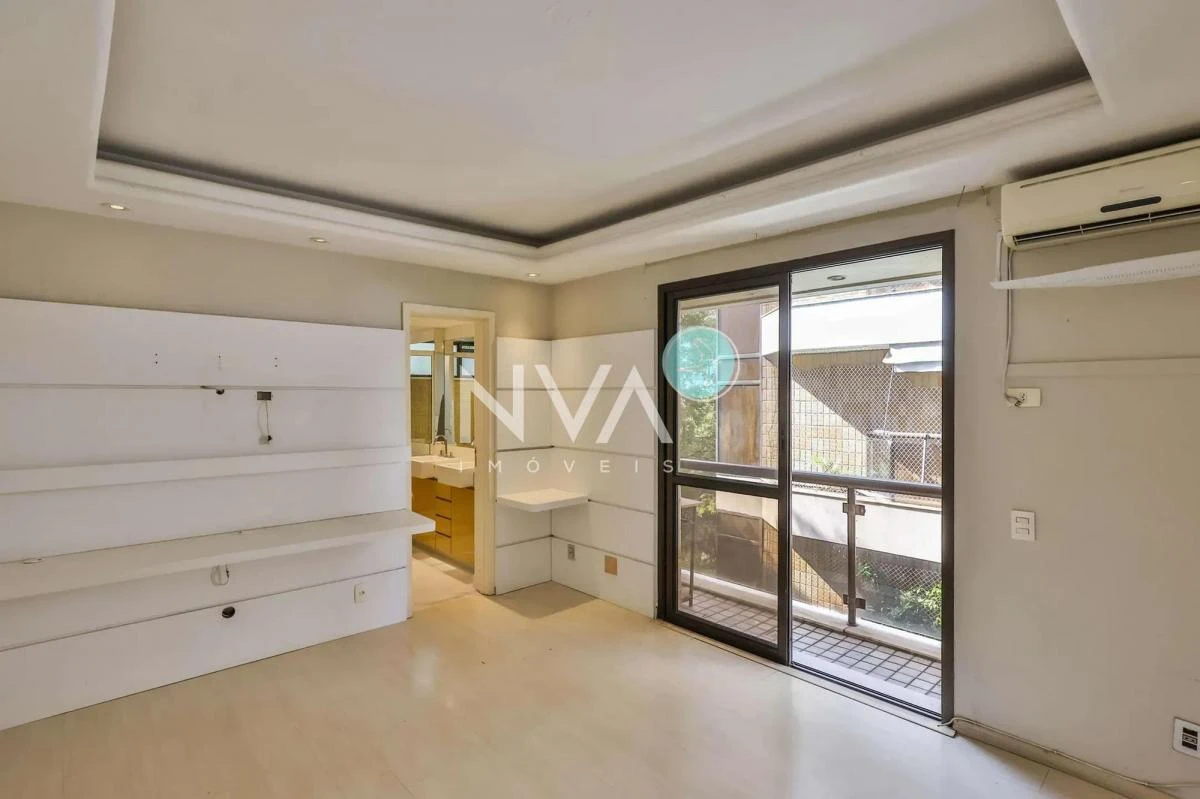 Apartment with balcony, 3 bedrooms and 4 bathrooms — photo 34