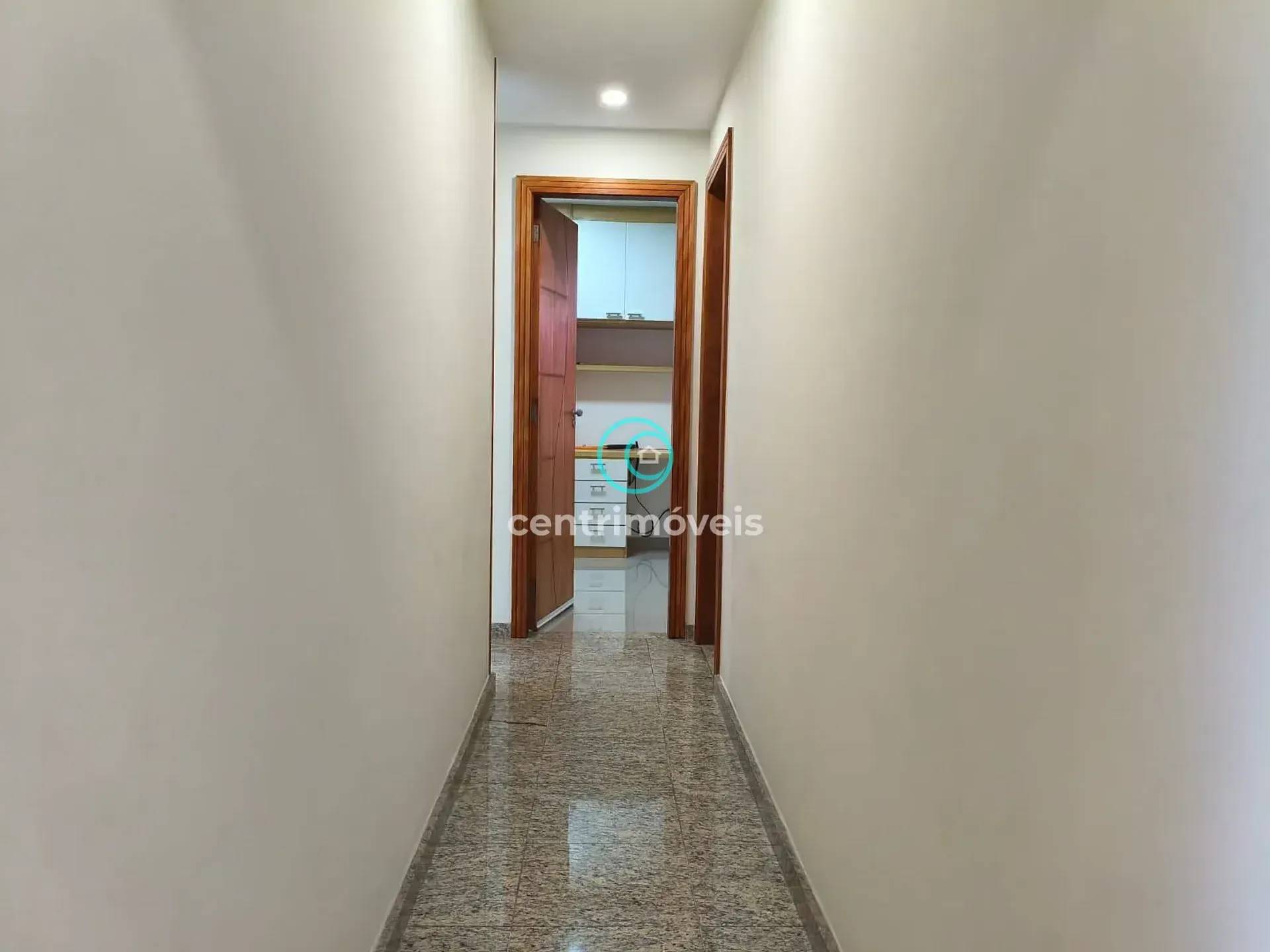 Apartamento mobiliado com 4 quartos e 3 banheiros — photo 10