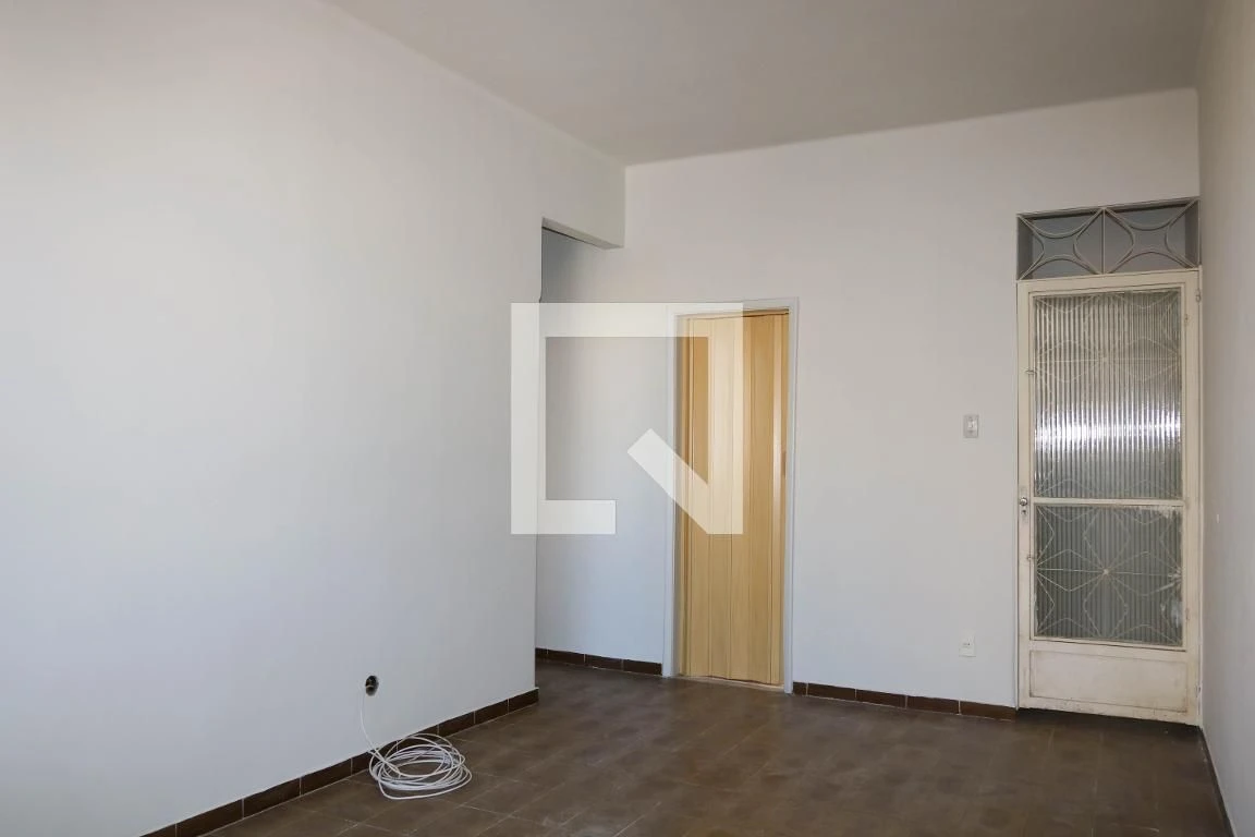 Apartamento com 2 quartos e cozinha fechada com fogão a gás — photo 35