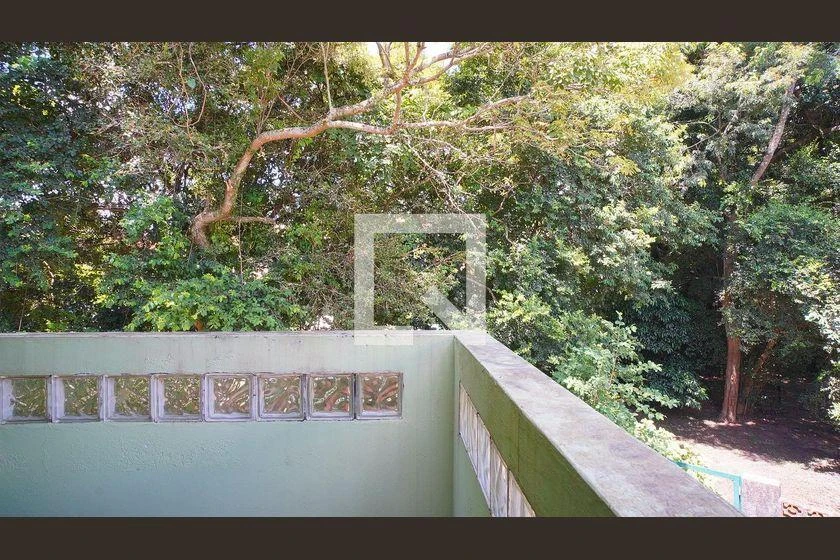 House, 735 m², with floor-to-ceiling windows — photo 5