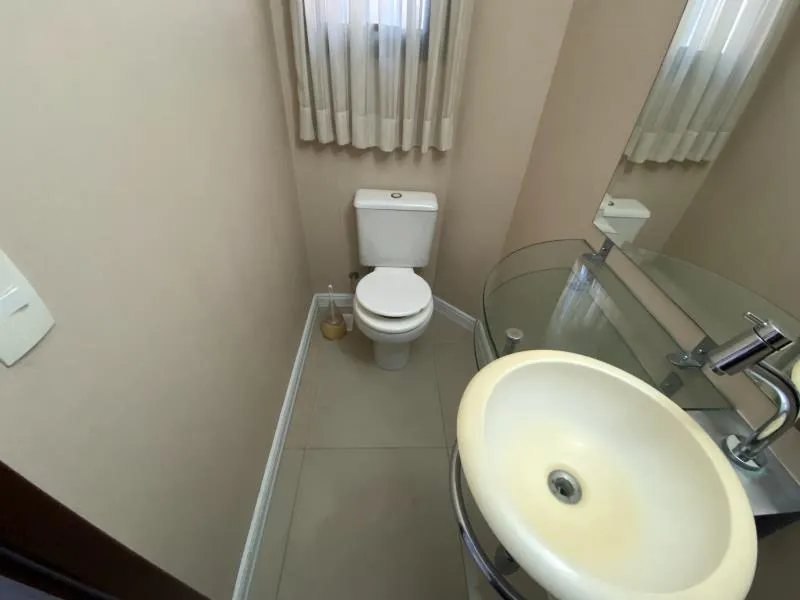 Мебльований будинок на 4 спальні з кухнею відкритого планування