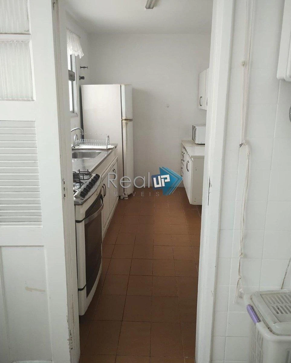 Home office in a 3-bedroom apartment, 129 m² — photo 3