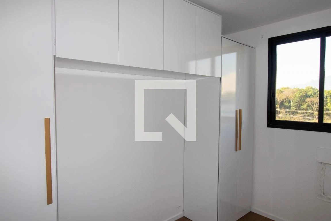 One-bedroom apartment in a building with a gym — photo 28