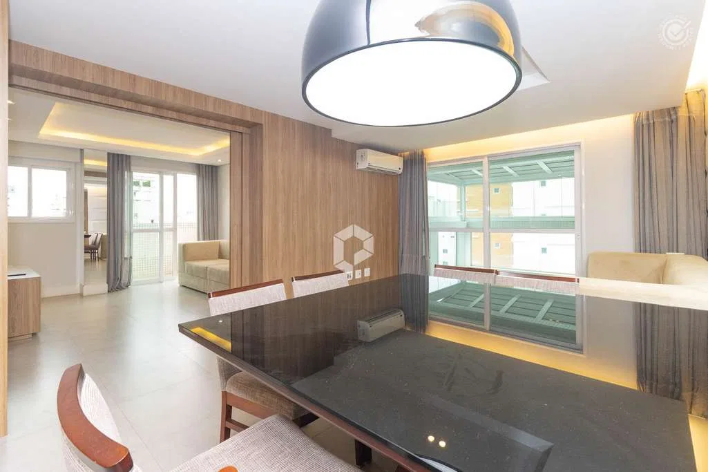 Застеклённый балкон и 2 спальни: квартира 163 м² — photo 21