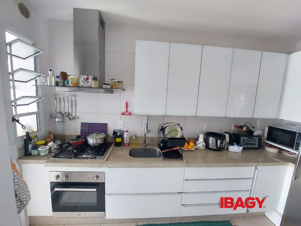 Piso amueblado de 2 dormitorios en la última planta — photo 2