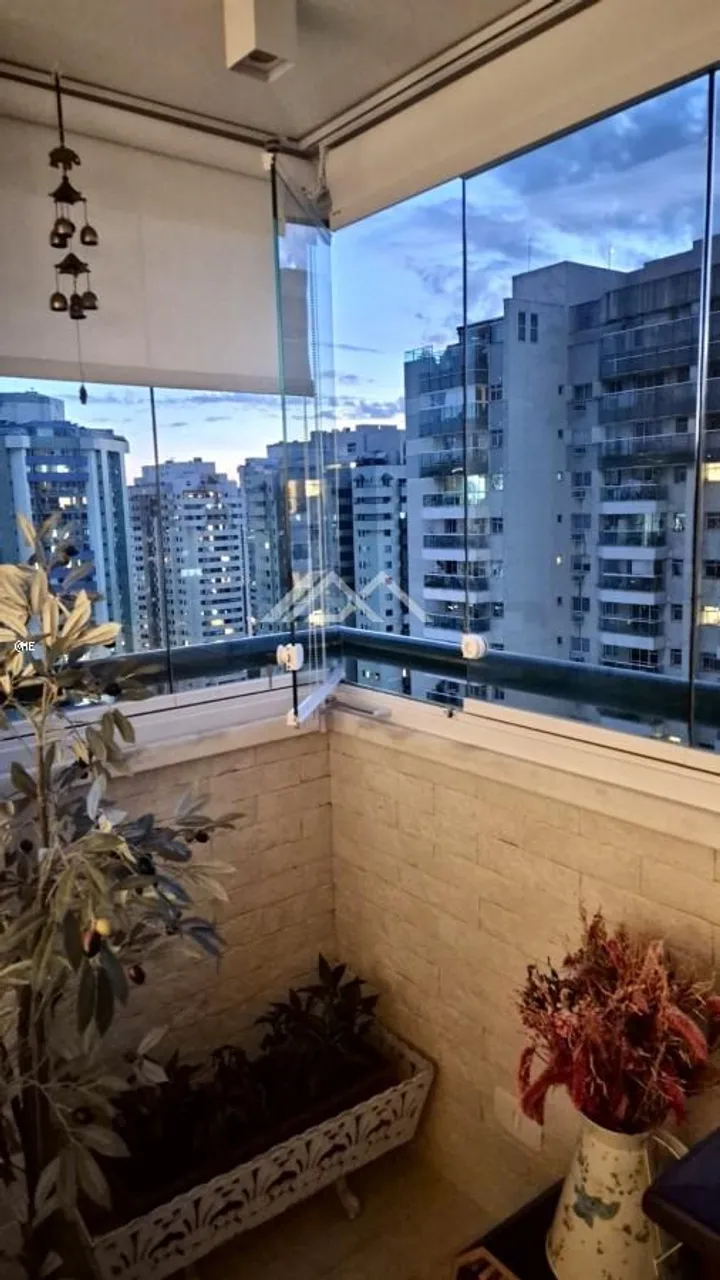 Apartamento com varanda fechada, 2 dormitórios e 3 banheiros — photo 9