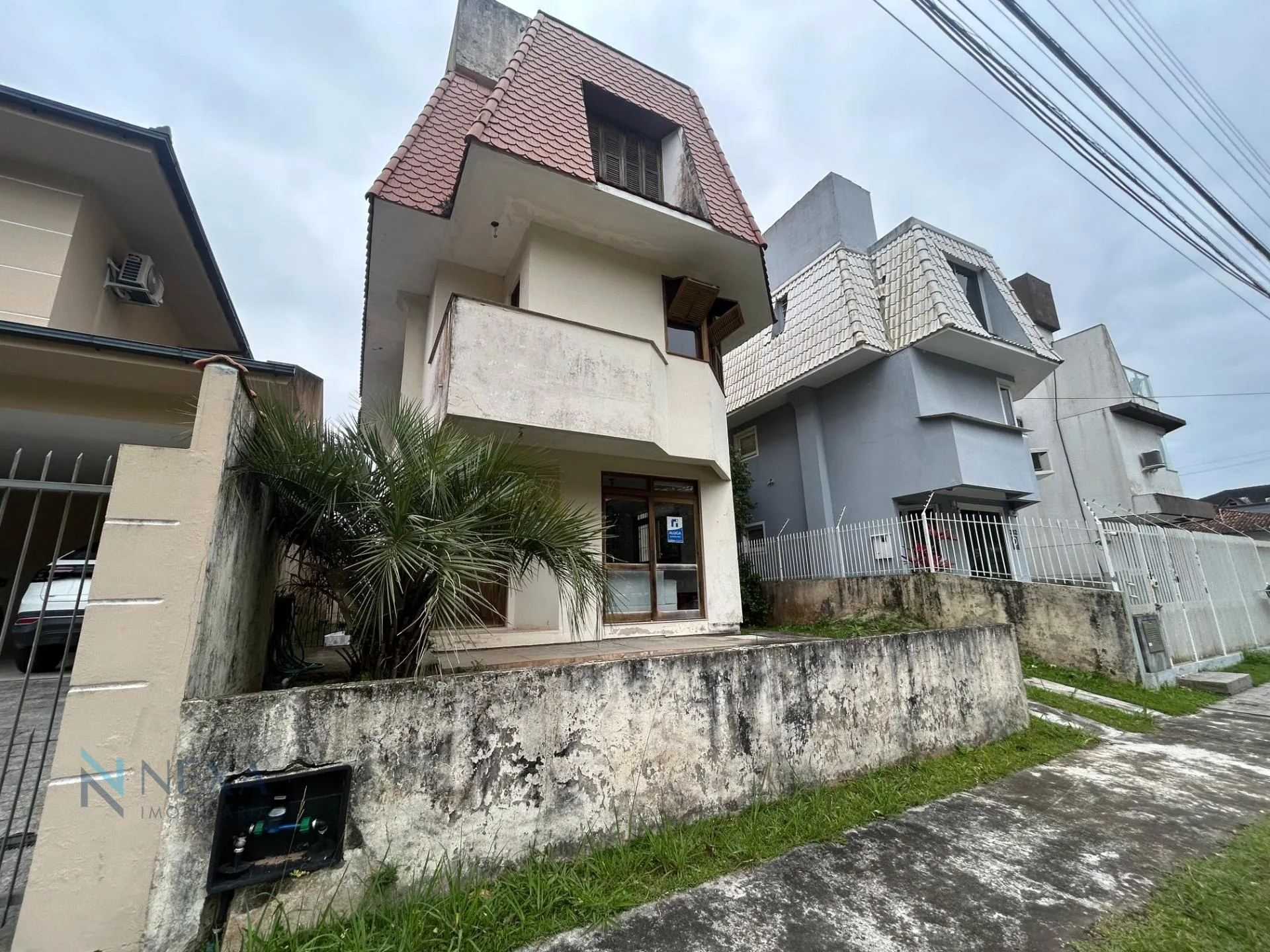 Затишний будинок 200 м² з 4 спальнями та балконом — photo 16