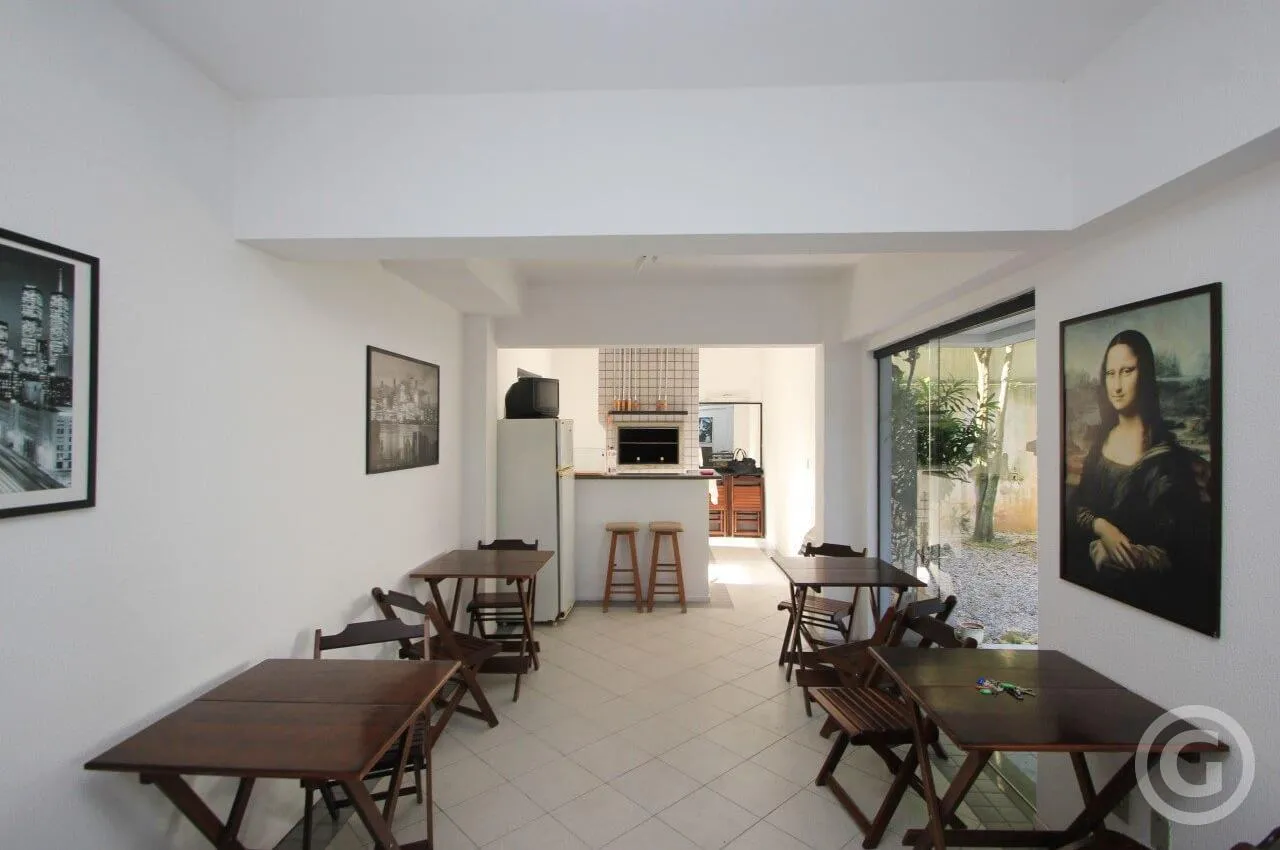 2-bedroom apartment with a glass-enclosed balcony — photo 20
