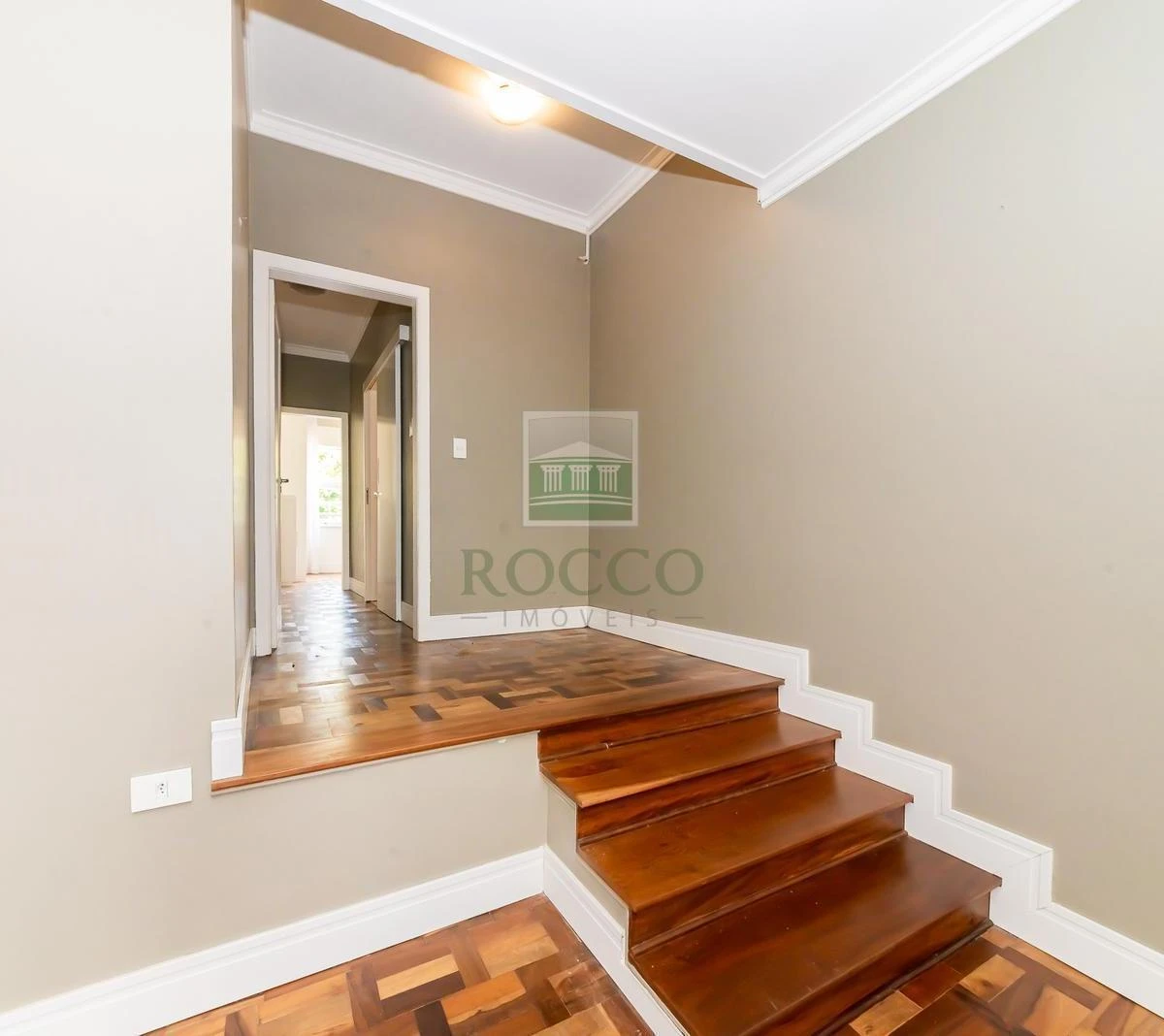 3-bedroom apartment with a washing machine in Curitiba — photo 38