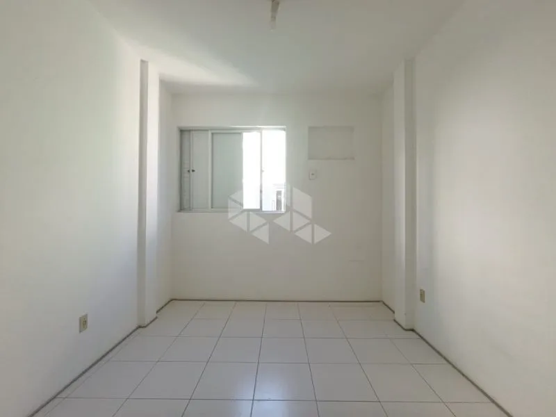 One-bedroom, 34 m² apartment in Florianópolis — photo 9