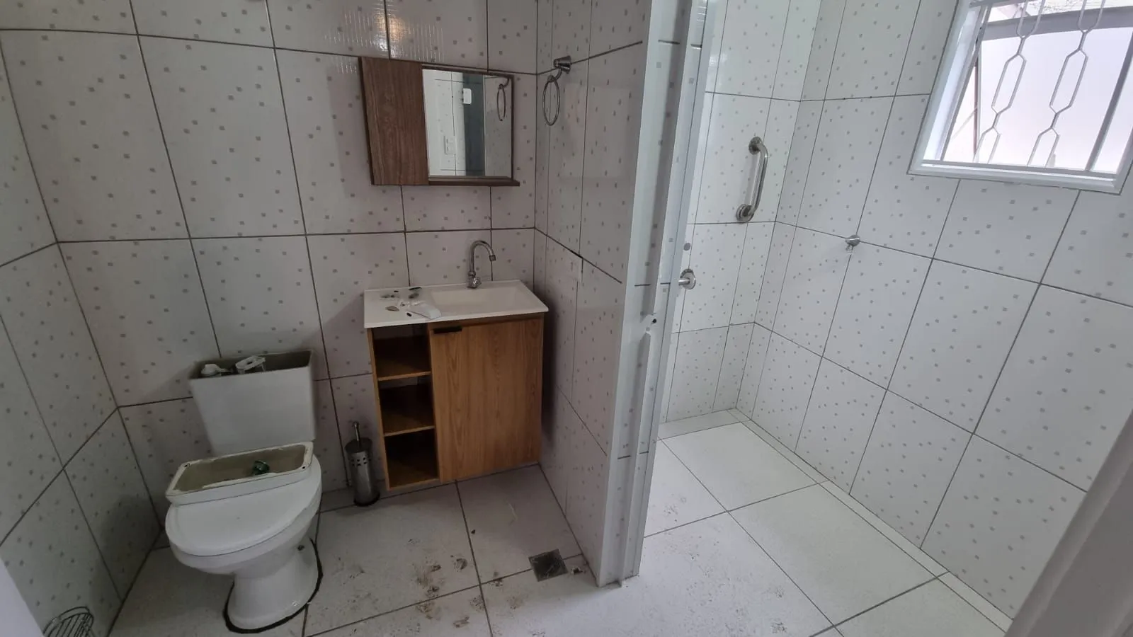 Casa de 4 dormitorios, 2 con baño propio, 220 m², Curitiba — photo 23