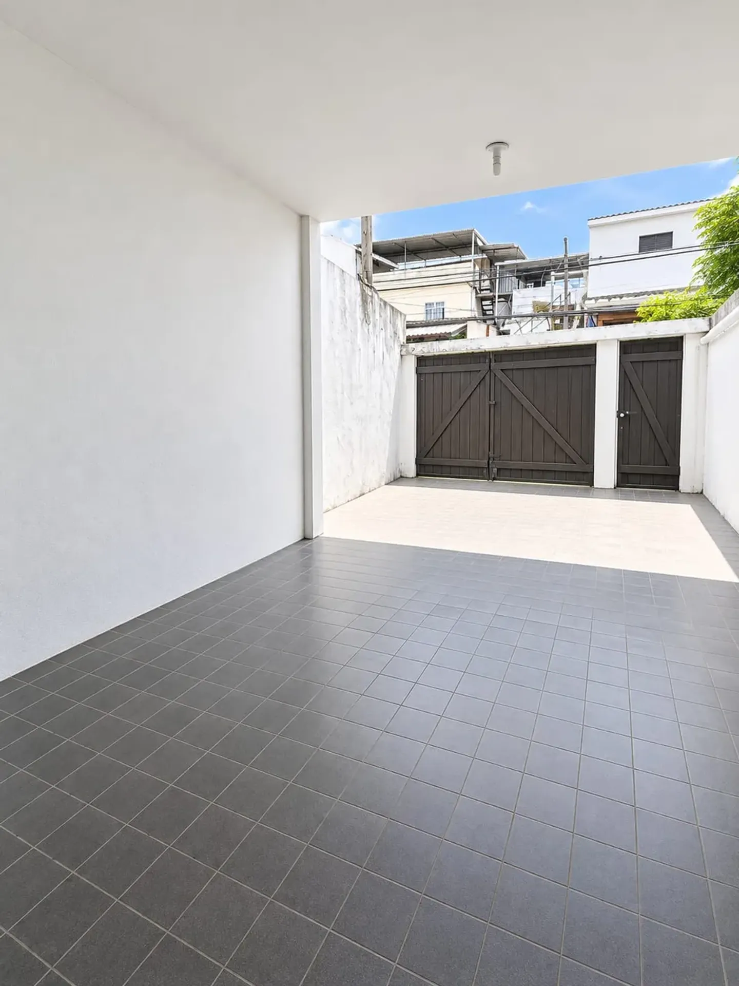 Private BBQ in a 3-bedroom house, 200 m² — photo 3