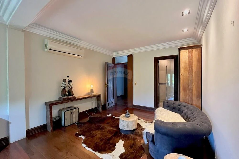 Будинок 1300 м² з 5 спальнями та 10 паркувань — photo 19