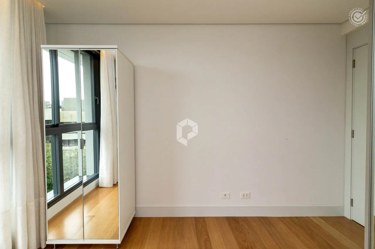 3-bedroom apartment with 3 en-suite bathrooms and 245 m² — photo 17
