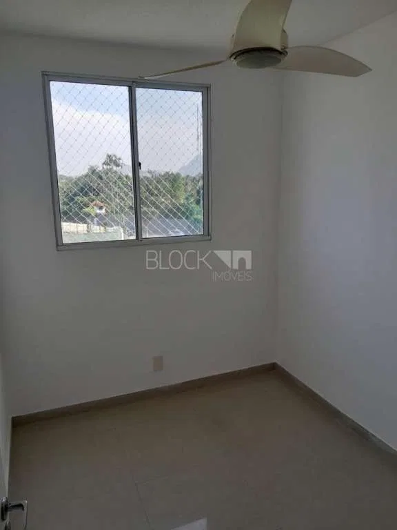 2-bedroom apartment in a building with a pool — photo 8