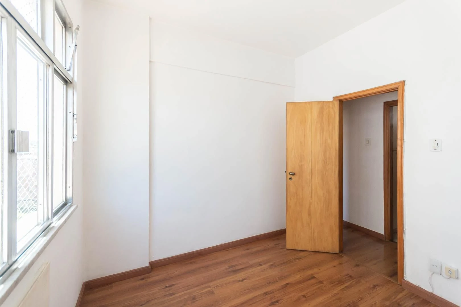 2-bedroom apartment with 1 bathroom, no parking space — photo 16