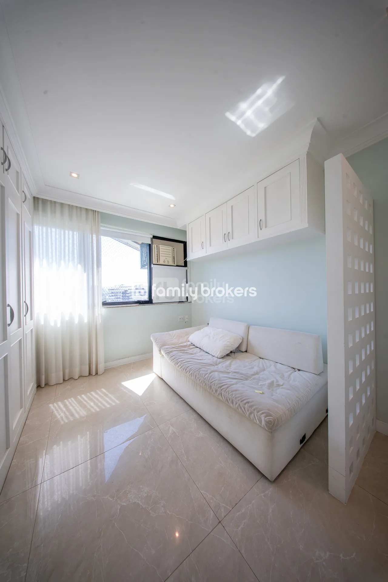 Мебльована дуплекс-квартира з 4 спальнями та 550 м² — photo 22