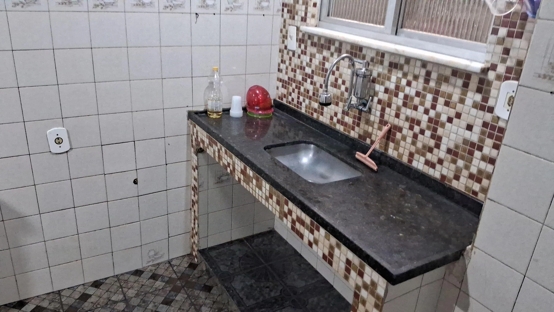 Квартира в оренду з 2 спальнями та 1 ванною — photo 2