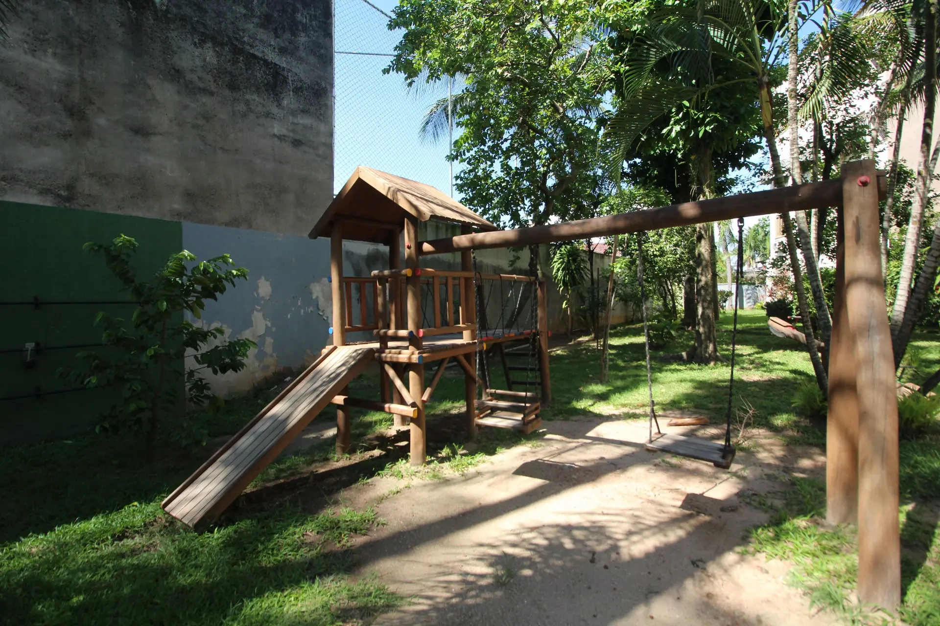 2-bedroom apartment with a mountain view in Rio de Janeiro — photo 28