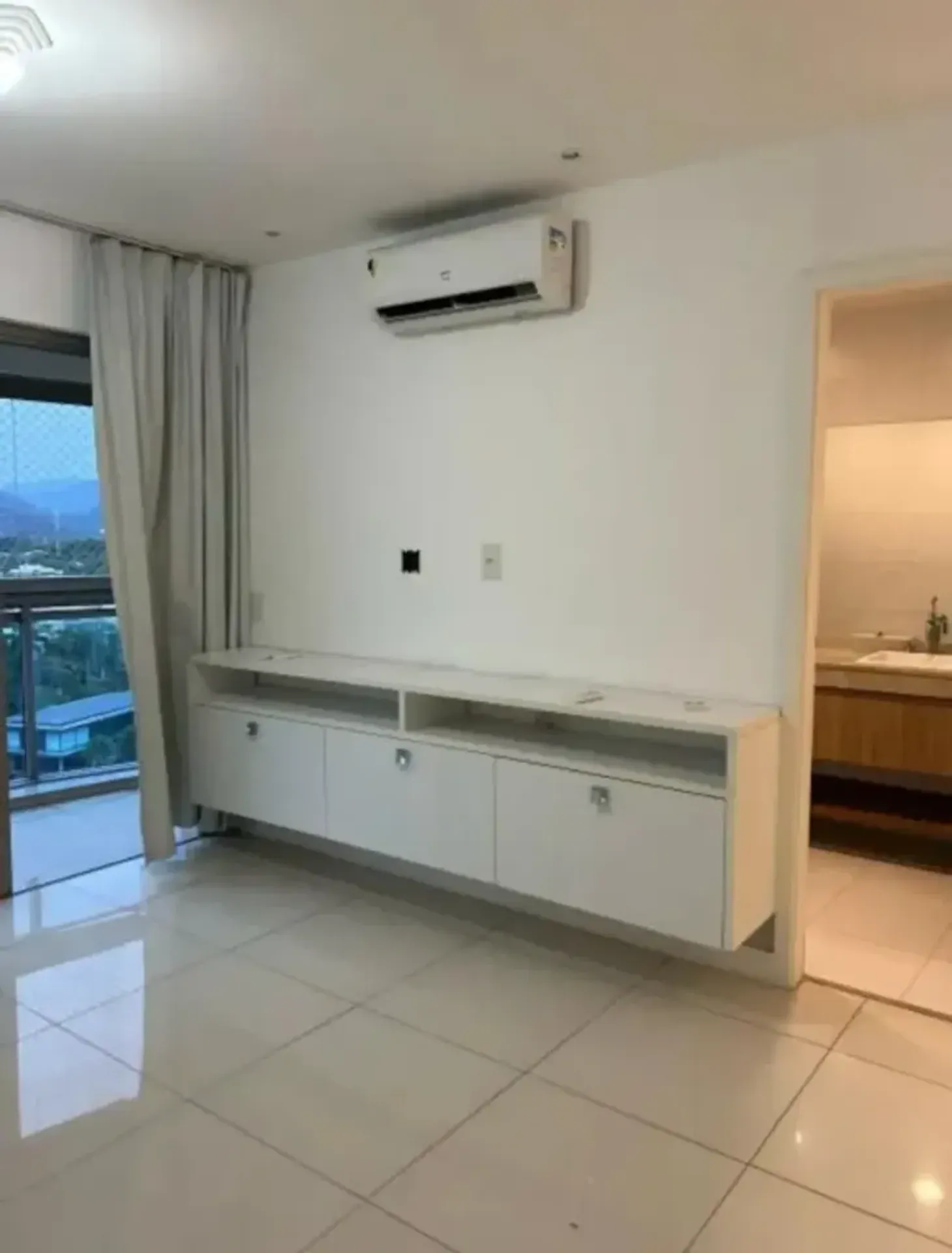 Apartamento com 4 quartos e 5 banheiros, fogão a gás — photo 30