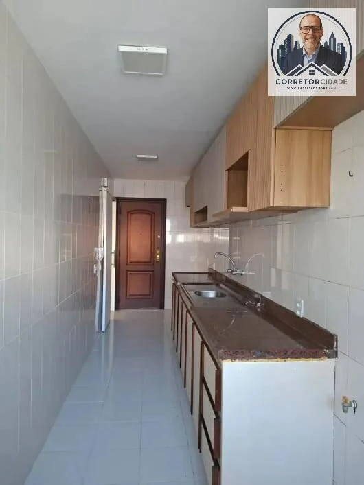 3-bedroom apartment with a suite and balcony — photo 10