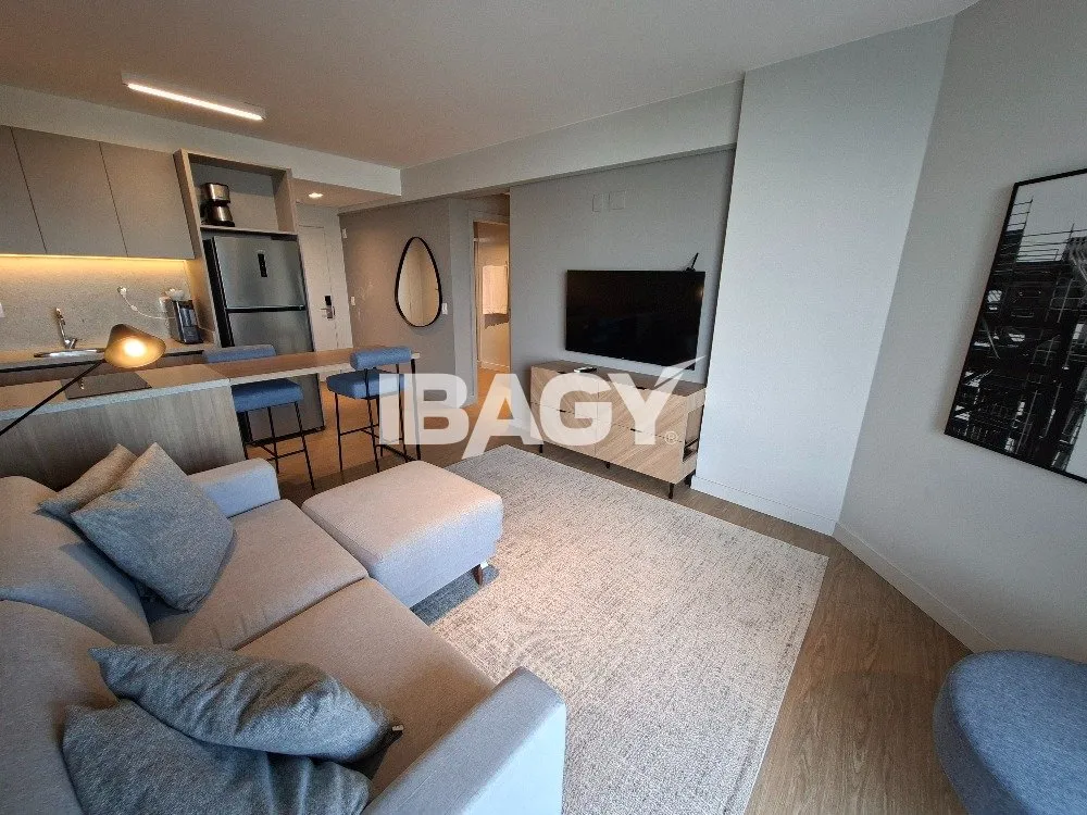 Studio with a glassed-in balcony and open-plan kitchen — photo 64