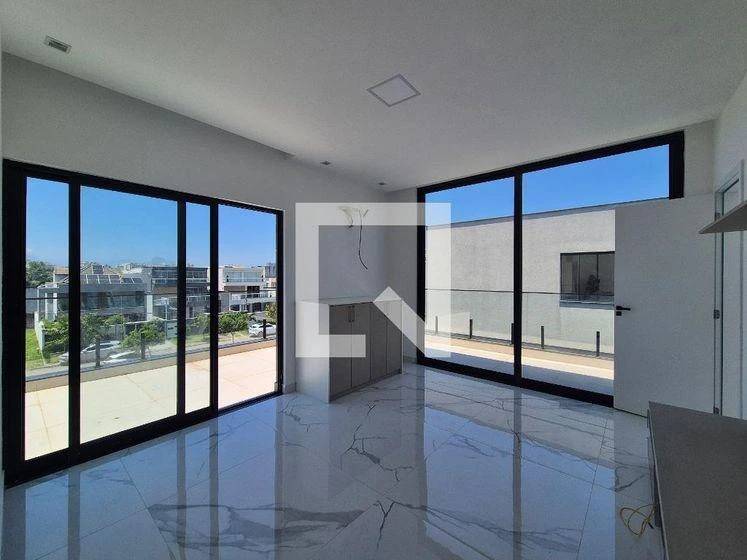 5-bedroom house with floor-to-ceiling windows — photo 27