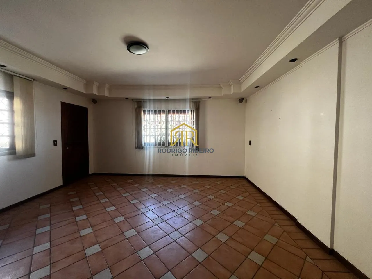 House with 7 bedrooms and 405 m² in a gated community — photo 16