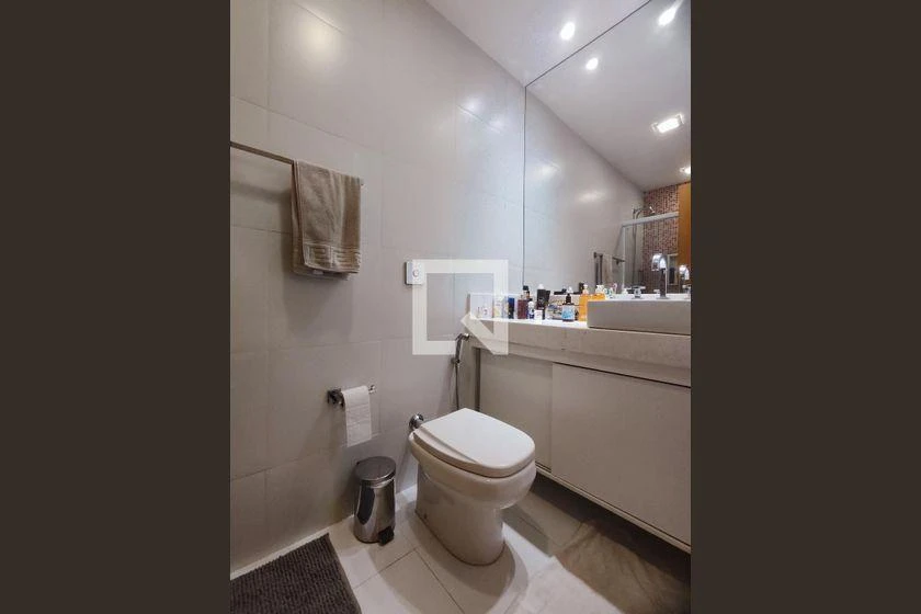 Rental apartment with 4 bedrooms, 360 m² and a balcony — photo 44