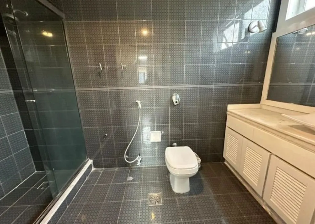 House with 5 bedrooms and 4 bathrooms, 647 m² — photo 15