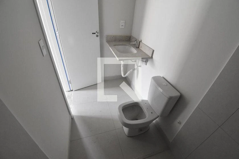3-bedroom apartment in a building with a gym — photo 28