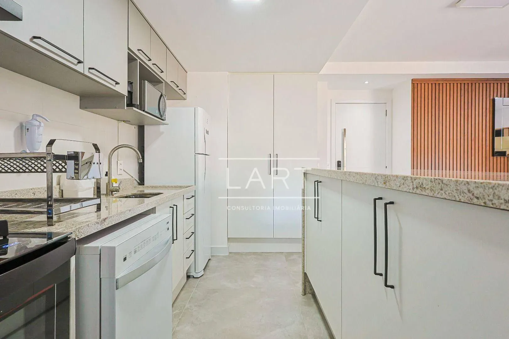 Furnished 100 m² apartment on the 5th floor with 1 parking — photo 11