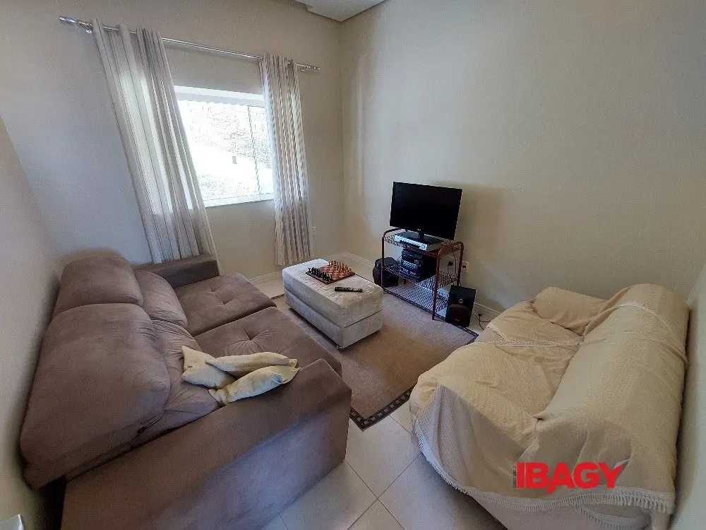 Furnished house with 654 m², 4 bedrooms and 4 parking