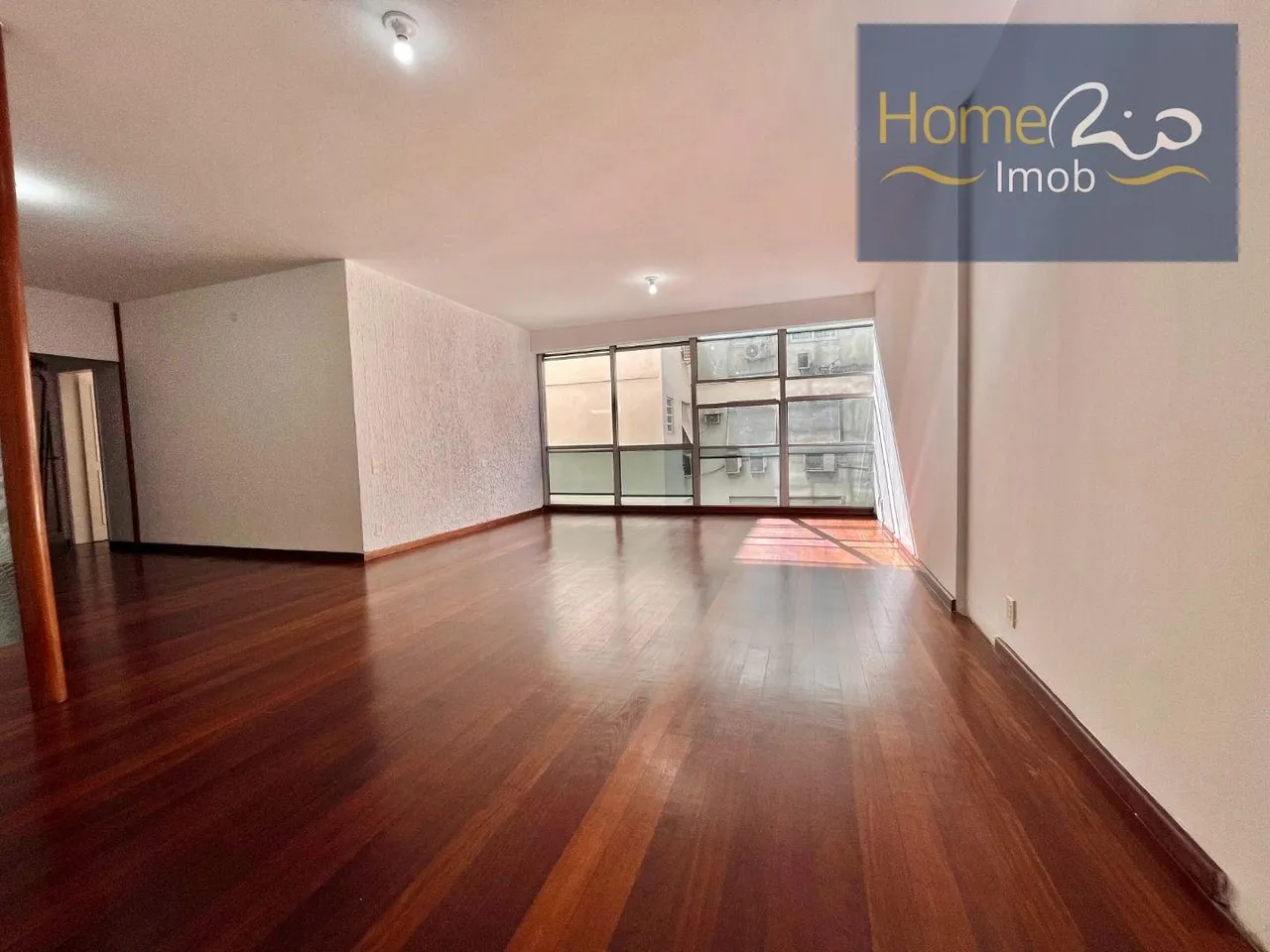 3-bedroom apartment with 2 bathrooms and included parking — photo 4