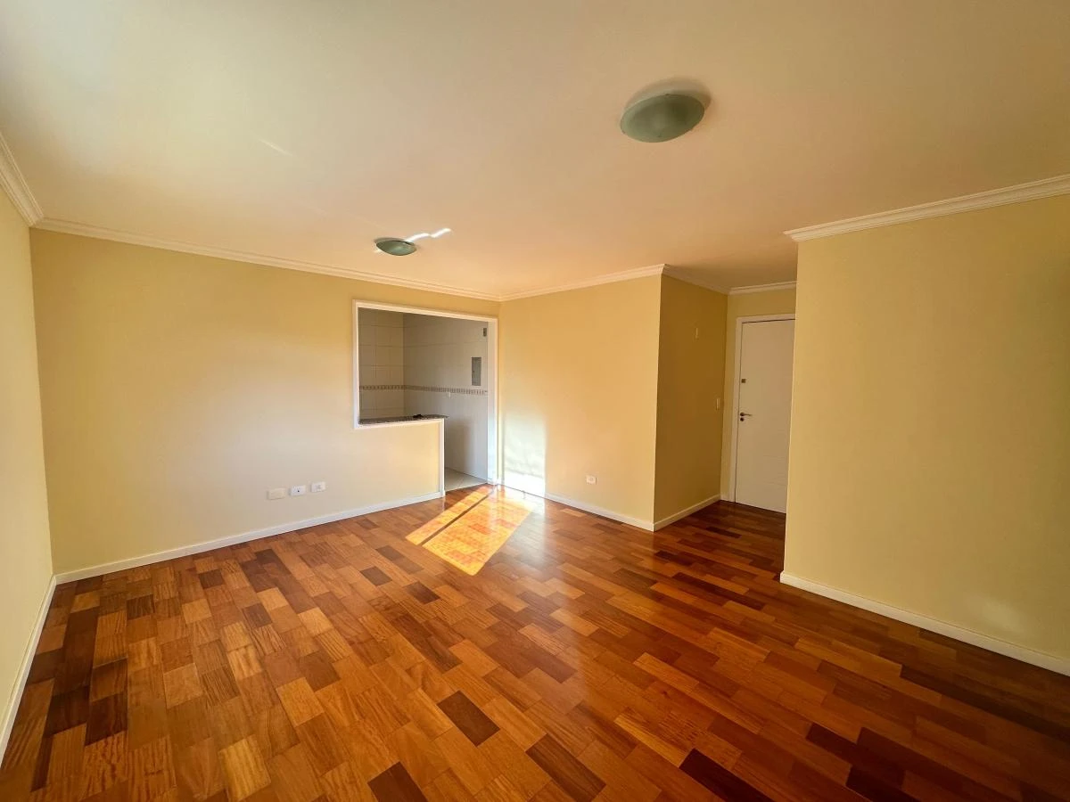 3-bedroom apartment with separate kitchen and suite