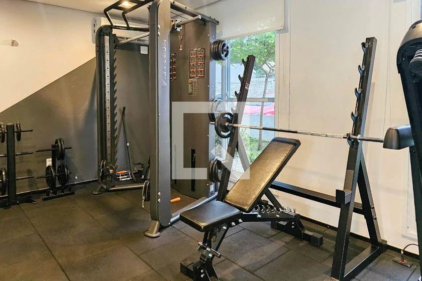 2-bedroom apartment in a building with a gym — photo 17