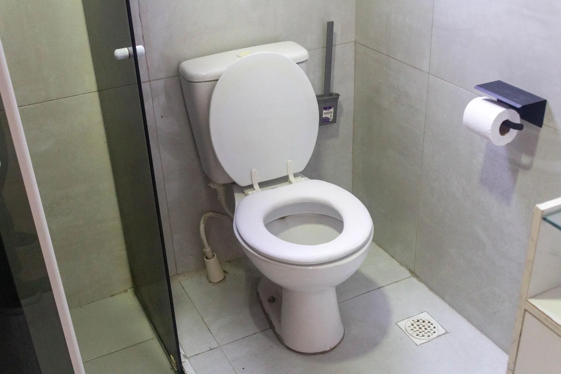 2-bedroom apartment in a building with a pool — photo 9