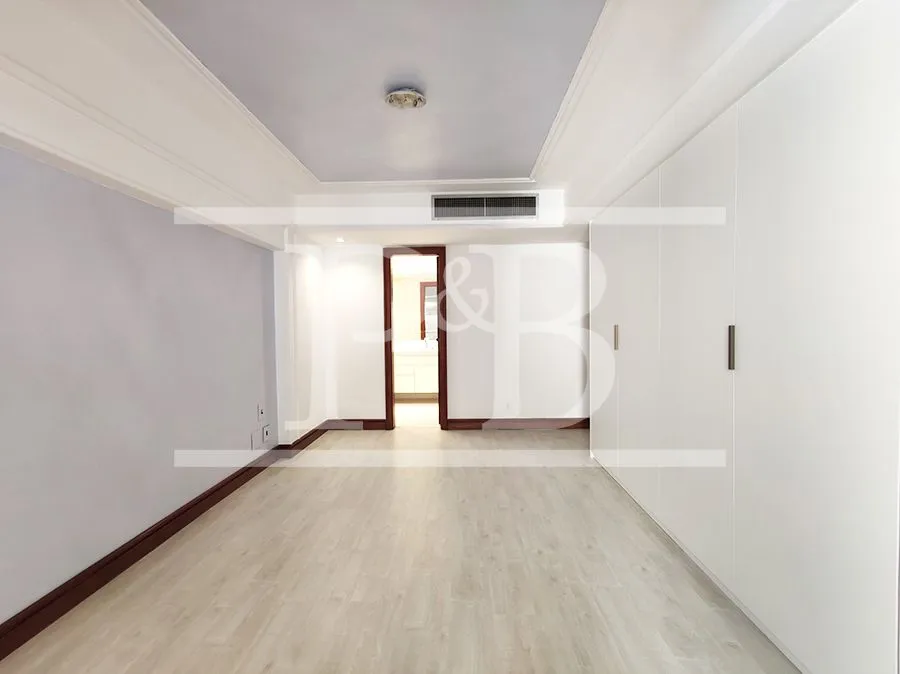 Apartamento com 4 dormitórios e closet tipo walk-in — photo 14