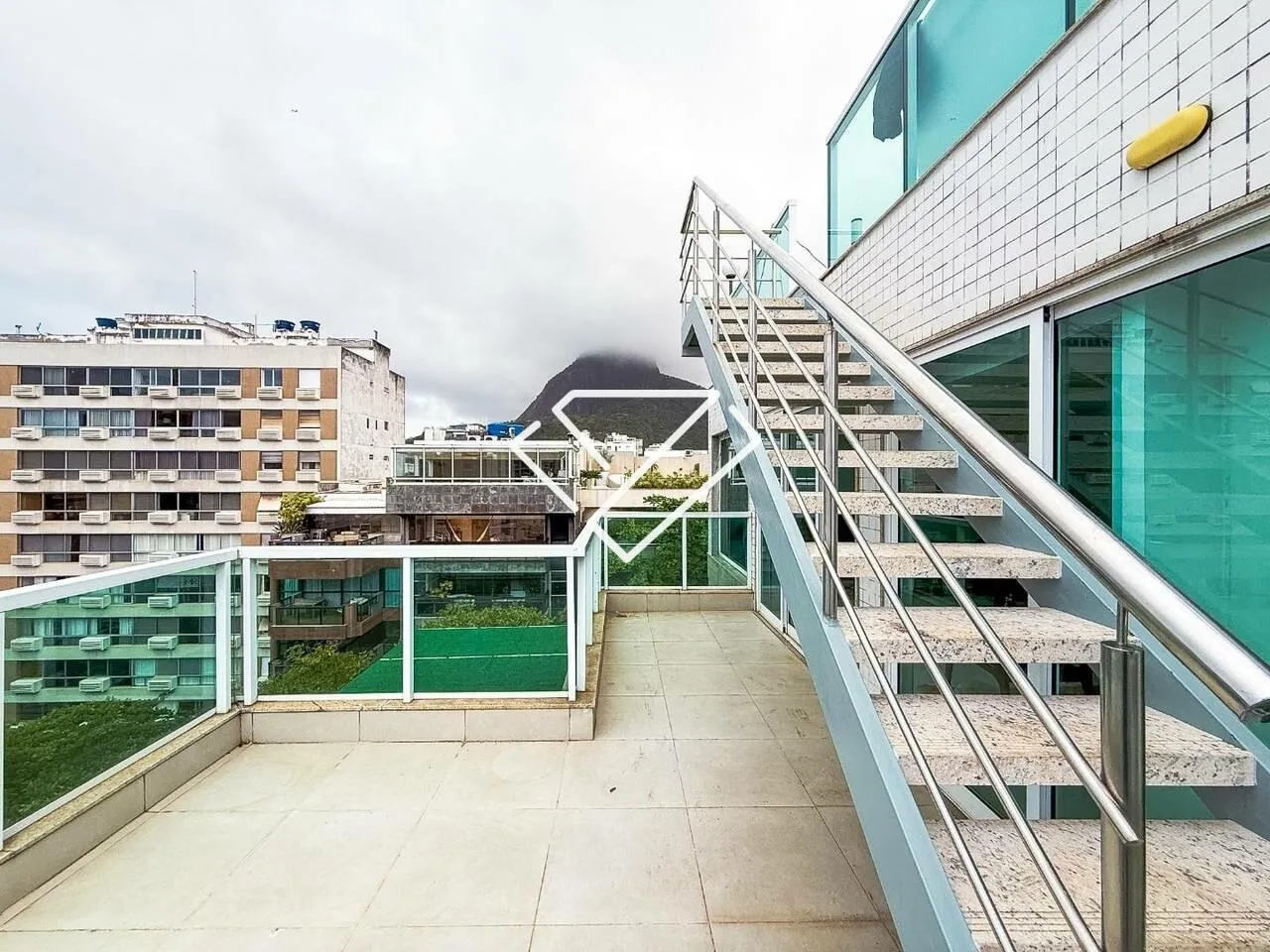 Water view in a 3-bedroom apartment, 660 m² — photo 33