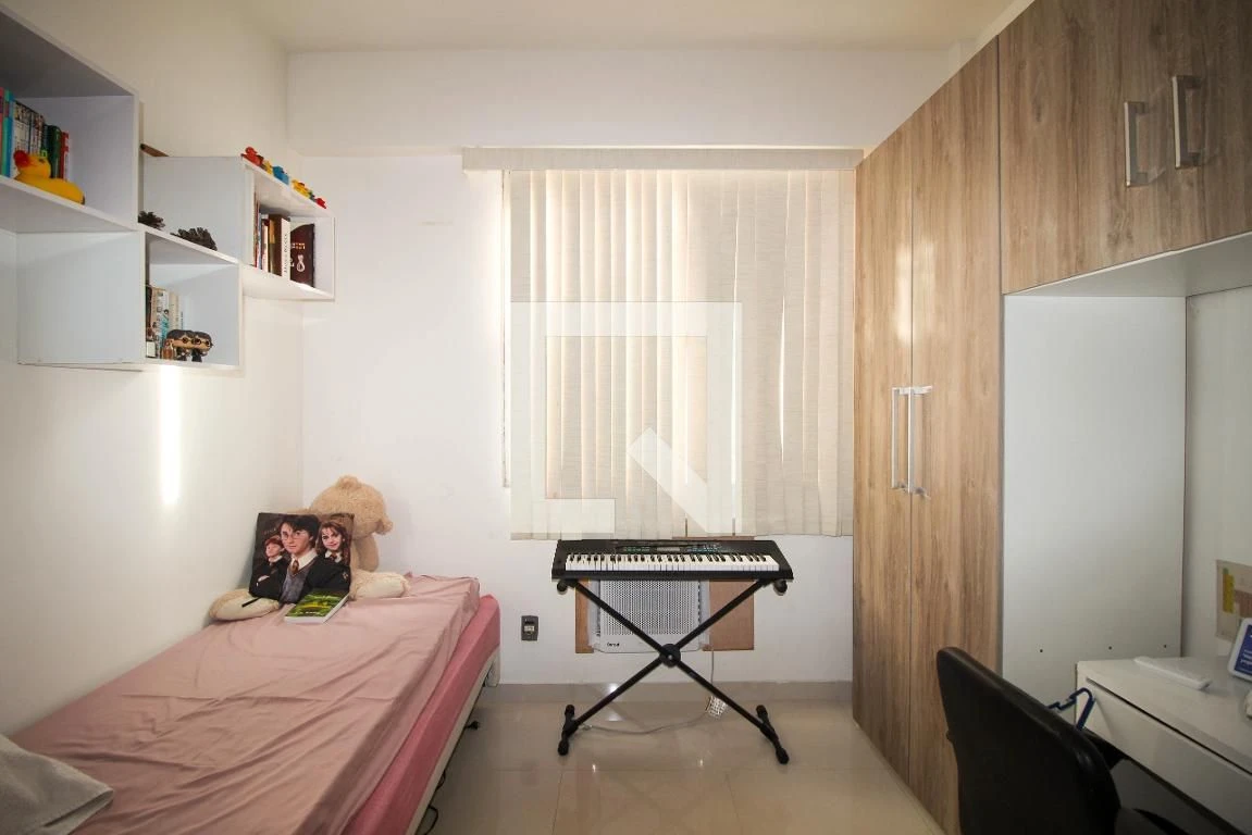 3-bedroom unfurnished apartment with laundry area — photo 23