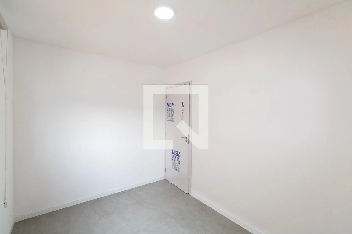 2-bedroom apartment with 1 bathroom and no parking — photo 37