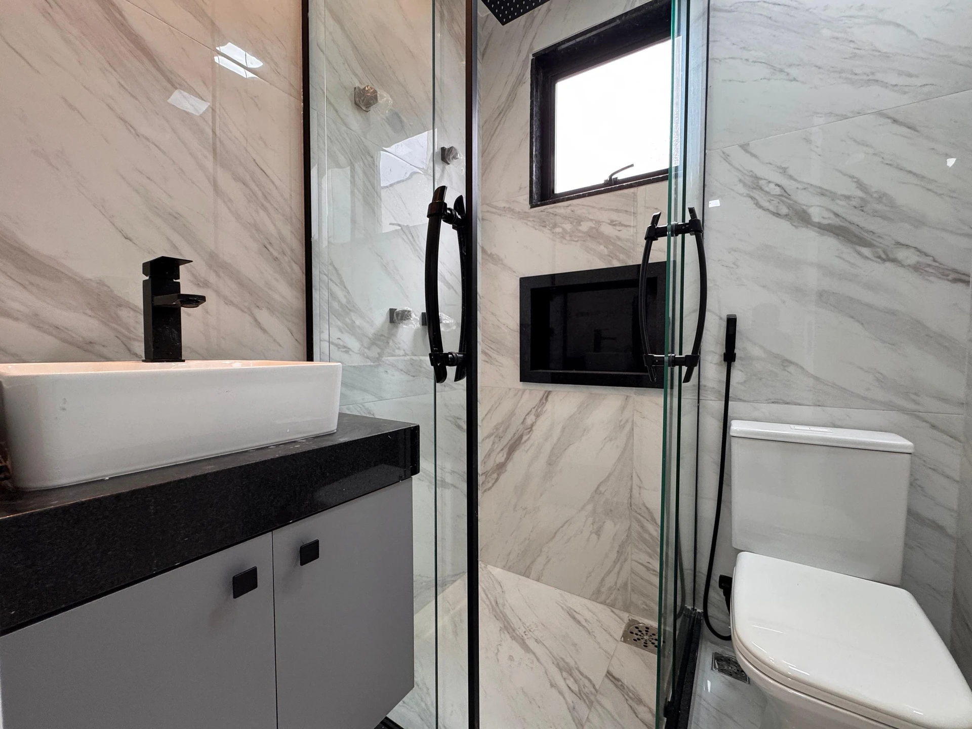Condo house with 4 en-suite bedrooms and private yard — photo 40