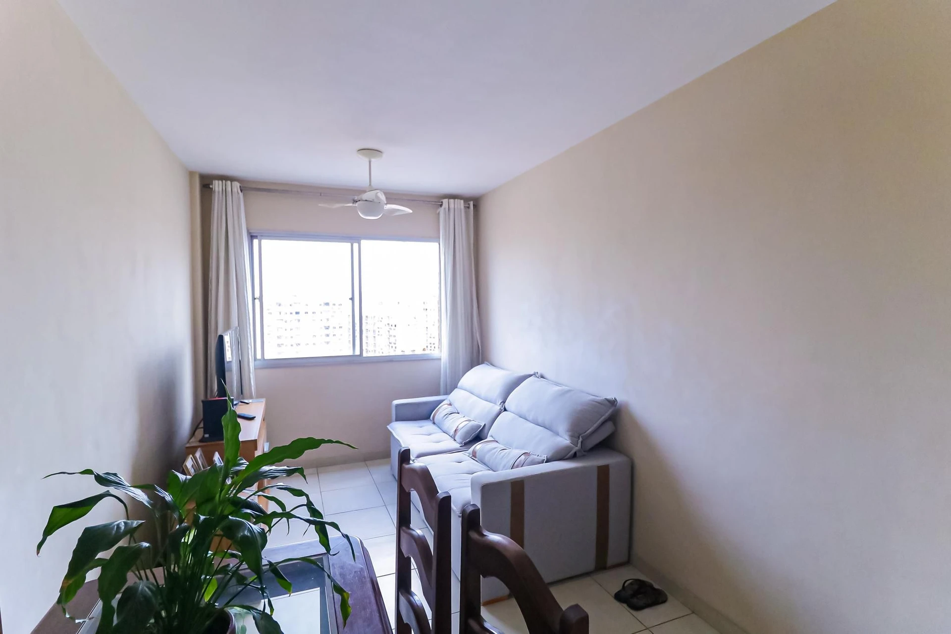 Apartamento mobiliado de 2 quartos com máquina de lavar