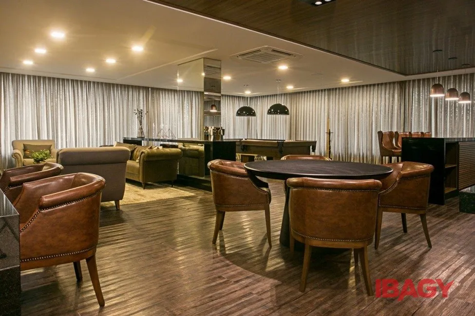 Furnished 2-suite apartment with enclosed balcony — photo 69