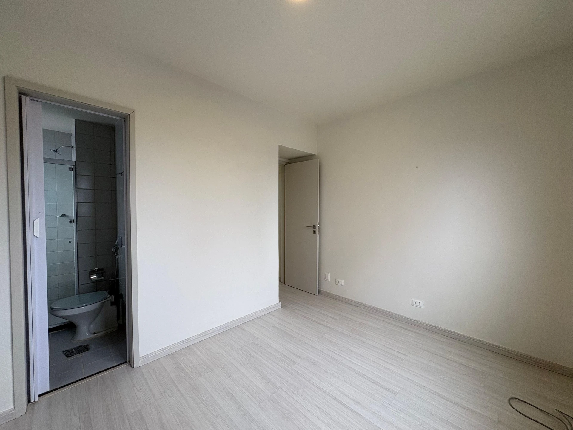 2-bedroom apartment with a glass-enclosed balcony — photo 19