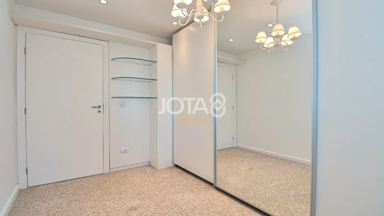 Furnished 3-bedroom apartment with a private BBQ — photo 15